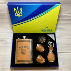 Подарунковий набір Moongrass 5в1 “Ukraine“ з флягою 230мл, чарками, брелоком, лійкою