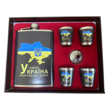 Набір: фляга + 4 стопки + лійка. Об“єм фляги: 240 мл